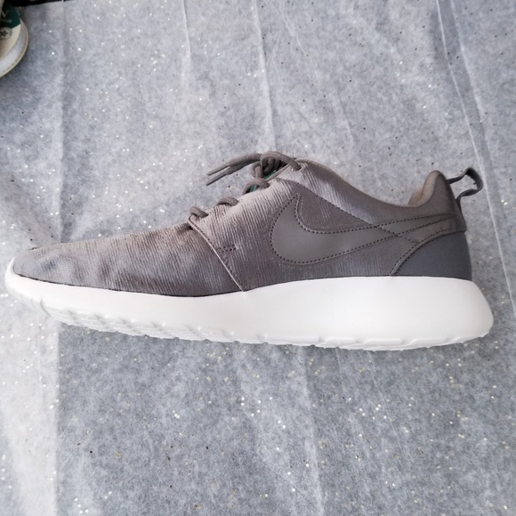🚨FLASH SALE🚨 Nike Roshe One Premium - Picture 4 of 6